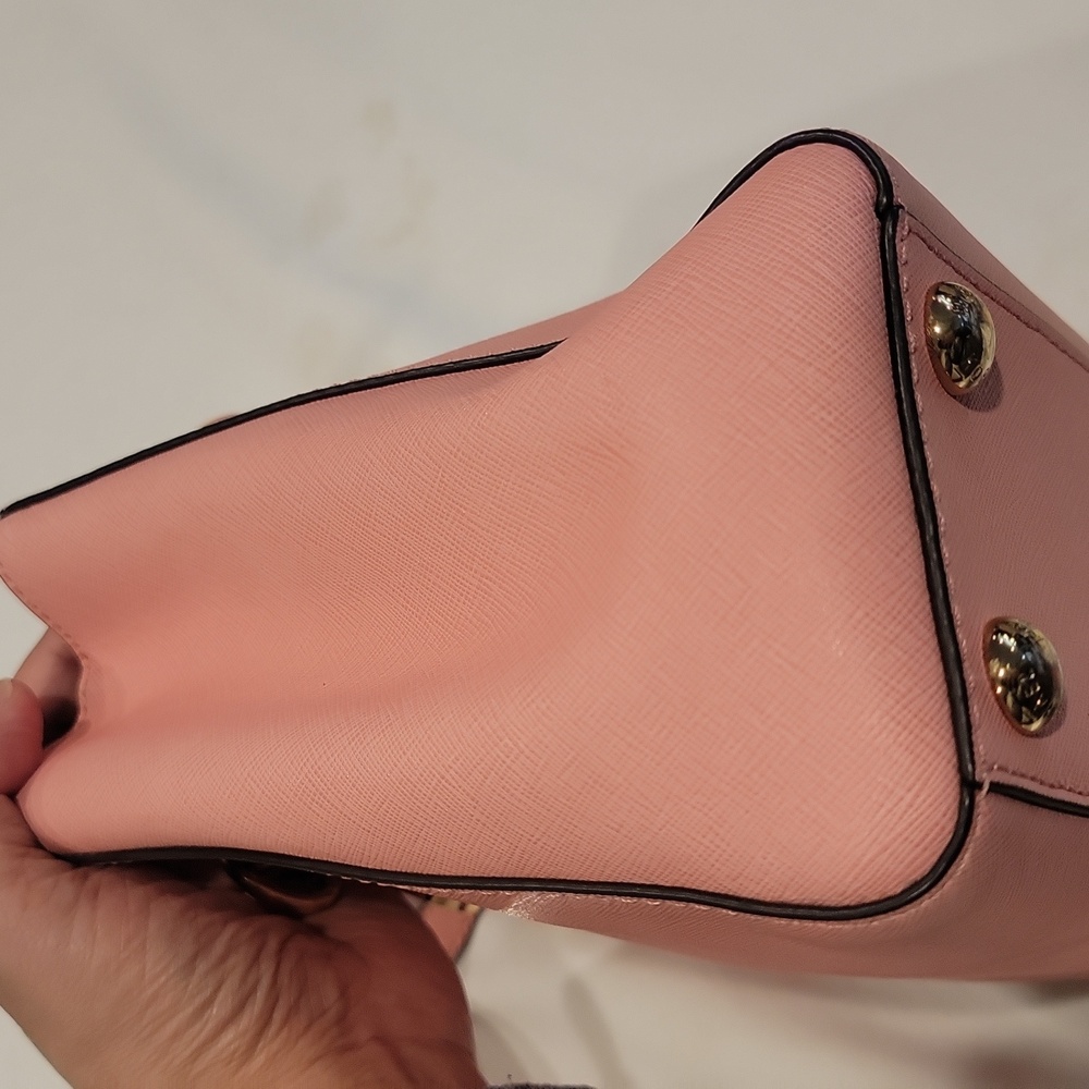 New and Authentic  Michael Kors bag - Picture 10 of 14
